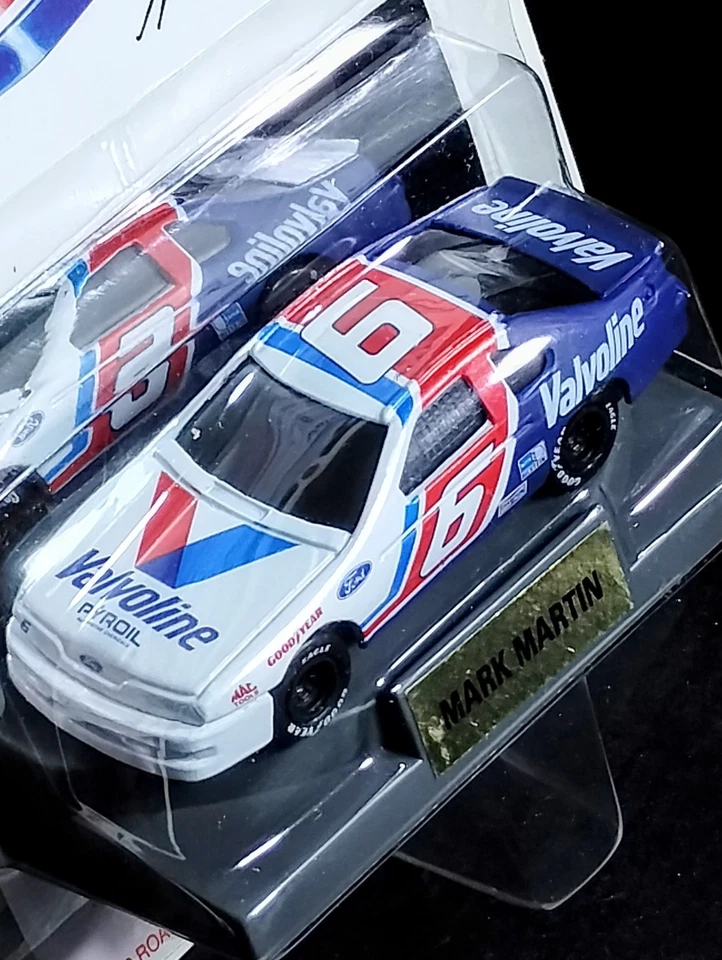 Road Champs Mark Martin 1992 #6 Valvoline Ford Thunderbird NASCAR 1:64 diecast Foto 3 de 4