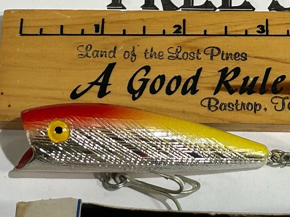 Señuelo de pesca vintage Rebel P-4106 amarillo COLOR RESISTENTE EN CAJA TOPWATER APAREJOS ENCONTRAR Foto 2 de 4