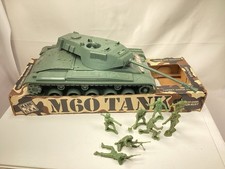 Tim Mee Toy 7520 Walker Bulldog M60 Tank Approx 14" Long Includes 8 Soldiers