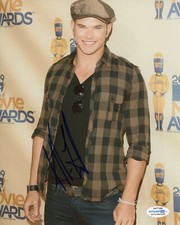 Kellan Lutz Twilight Autographed Signed 8x10 Photo COA 