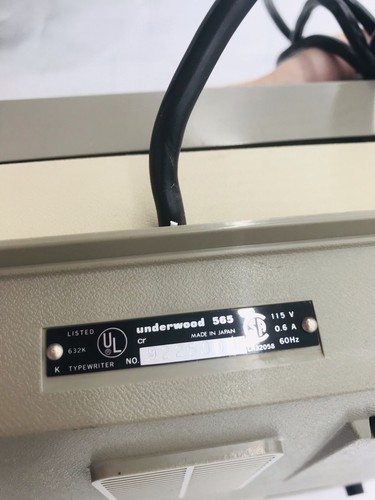 VINTAGE UNDERWOOD 565 CR ELECTRIC TYPEWRITER WITH HARD CASE Fort Part Only … - Picture 9 of 12