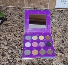 Bratz Eyeshadow Palette 12 Color Eye Shadow Makeup with Mirror ❤️