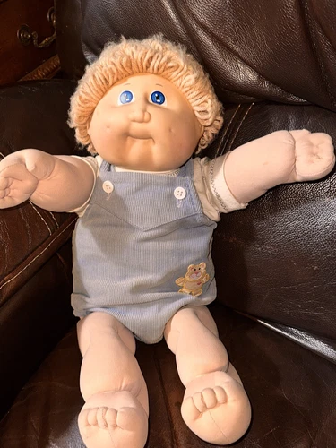 vintage 1984 cabbage patch Doll Boy Blue Eyes With Outfit Used Good Condition