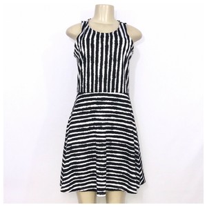 black skater dress h&m