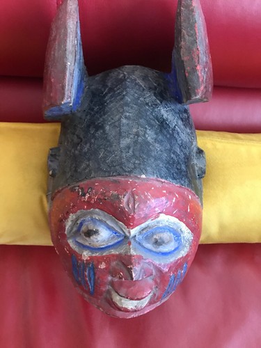 AFRICAN VINTAGE MASK Carved Wood 12" TALL 7.5" WIDE 6.5" DEPTH - Picture 2 of 5