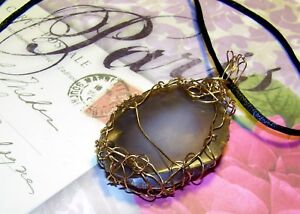 STUNNING-HAND-CRAFTED-GOLD-WIRE-WRAPPED-AGATE-SLICE-PENDANT-2-3-4-INCHES