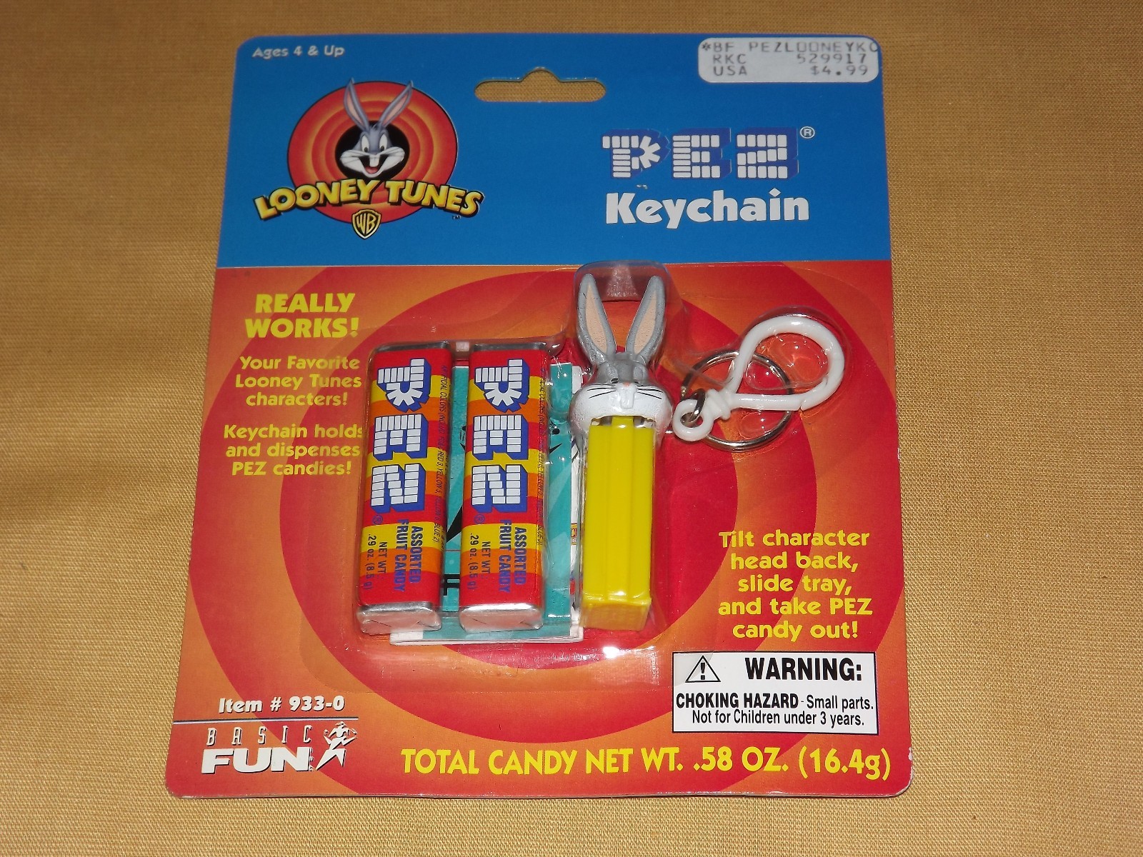Vintage 2000 PEZ Looney Tunes Bugs Bunny Keychain Unopened 933-0