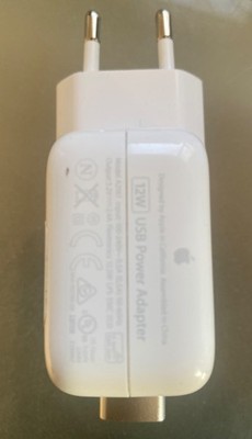 Original Apple  USB Power Adapter Netzteil 12W  für iPad/iPhone/iPod
