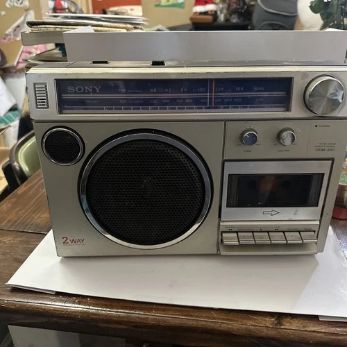 VTG SONY 2 Way Speaker System CFM-200 FM/AM Radio Cassette Boombox