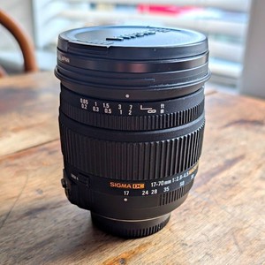 Sigma DC 17-70mm f/2.8-4.5 Macro HSM Zoom Lens for Nikon F Mount