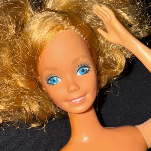 Vintage Mattel 1981 Magic Curl Barbie Puppe #3856 Taiwan wie besehen? Verfärbter Korpus - Bild 1 von 11