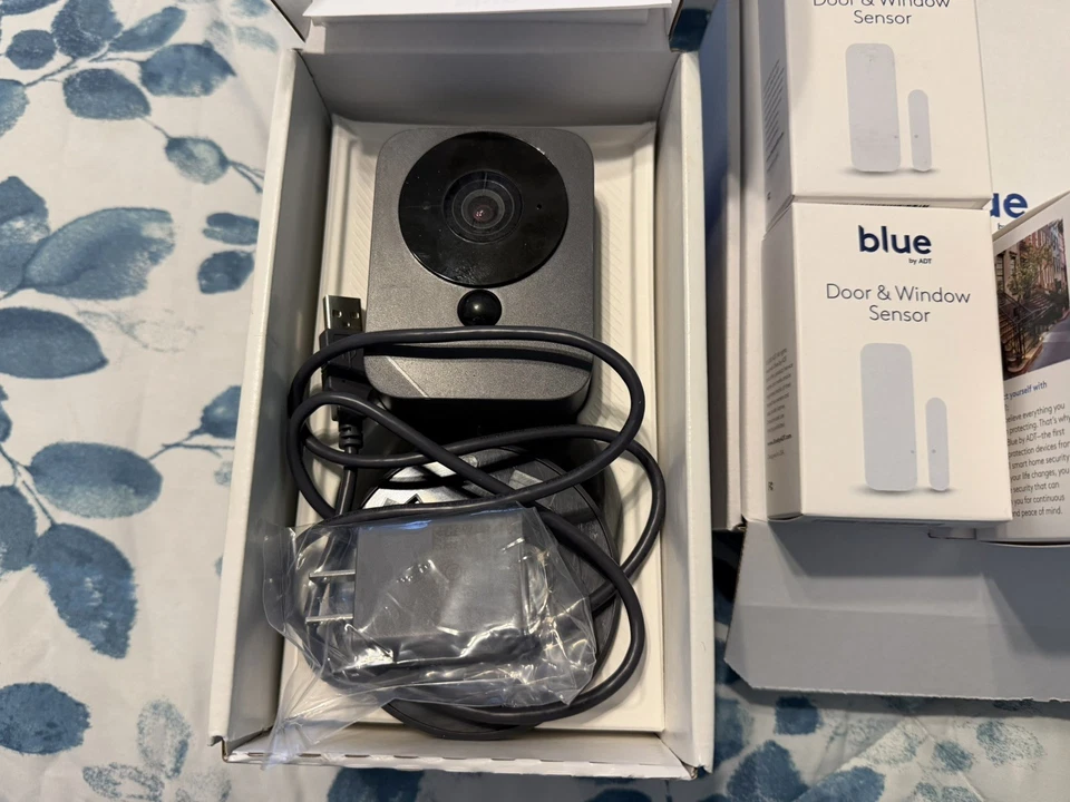 Blue by ADT 8 Piece Home Security System Smart Hub, 5 Door/Window Sensors CAMERA - Image 4 of 4