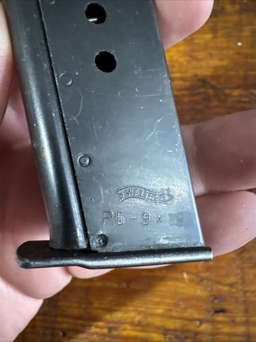 Factory Original Walther P-5 / P5 9x19 / 9mm Luger 8rd Magazine. (#4) - Picture 2 of 8