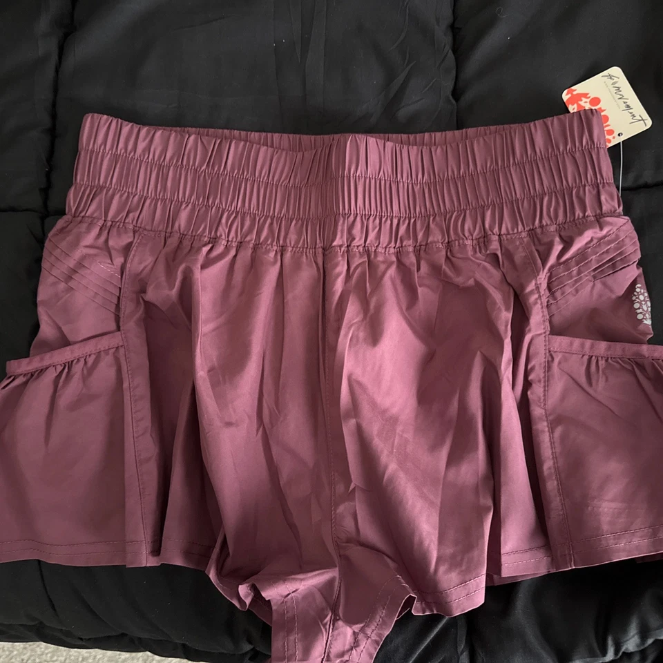 Pantalones cortos para mujer pequeños borgoña nuevos con etiquetas Fp Movement By Free People Get Your Flirt On Foto 2 de 3