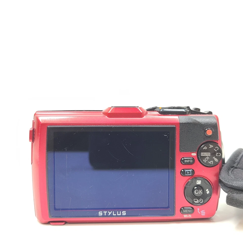 Câmera Digital Olympus Tough TG-4 16.0MP Impermeável - Vermelha + 32GB - Imagem 2 de 4