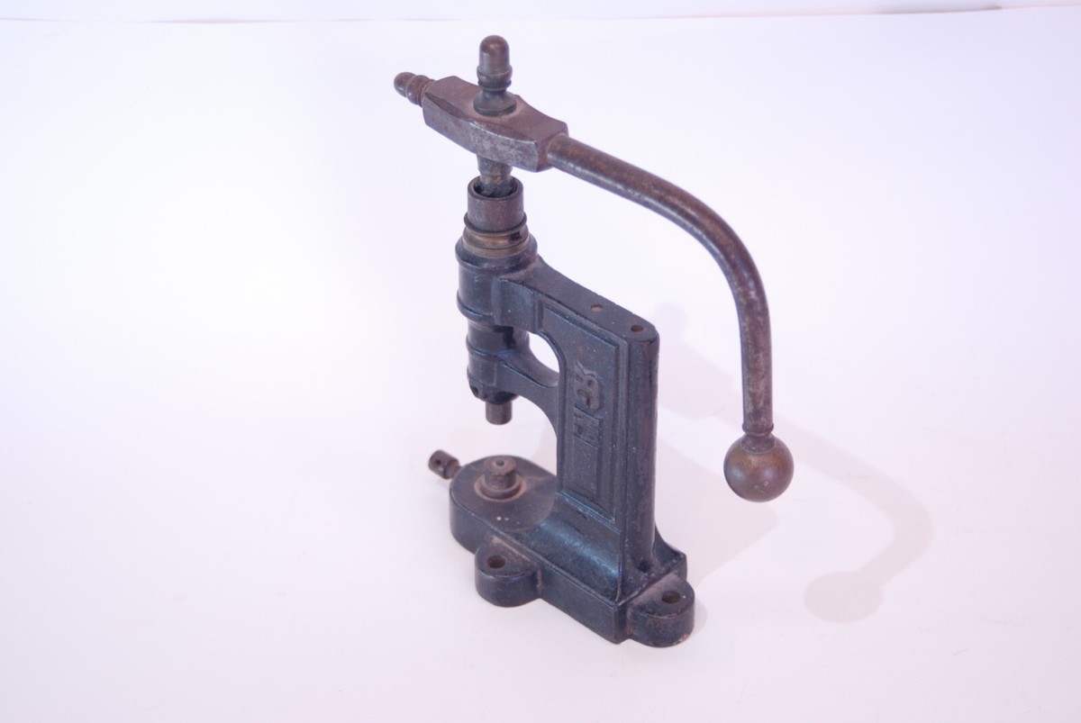 Ancienne Presse à œillets / Sertisseuse En Fonte - Marque à Déchiffrer, Origine France