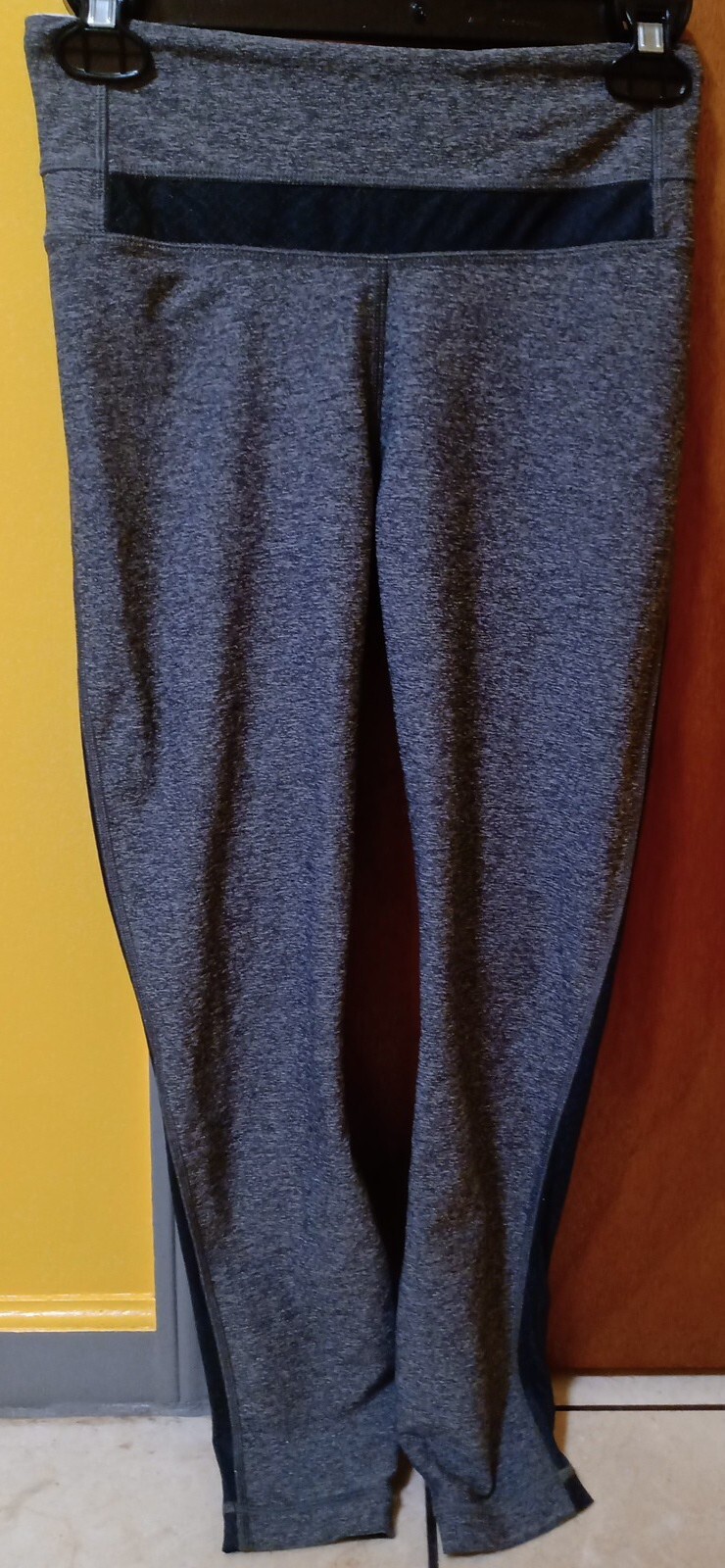 ALTRA leggings lululemon nero e grigio taglia 4 guarda le mie altre cose Lululemon