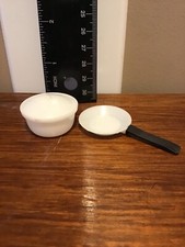 18 PIECE KITCHEN LOT Vintage 60s doll play Dinnerware Pots/Pans. Hong Kong