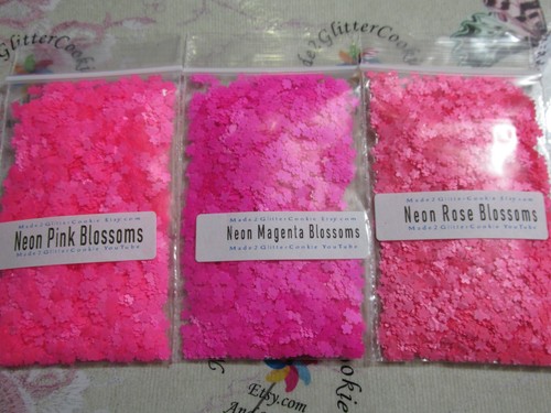 Neon Flower Blossom nail glitter/spangles set - Picture 5 of 10