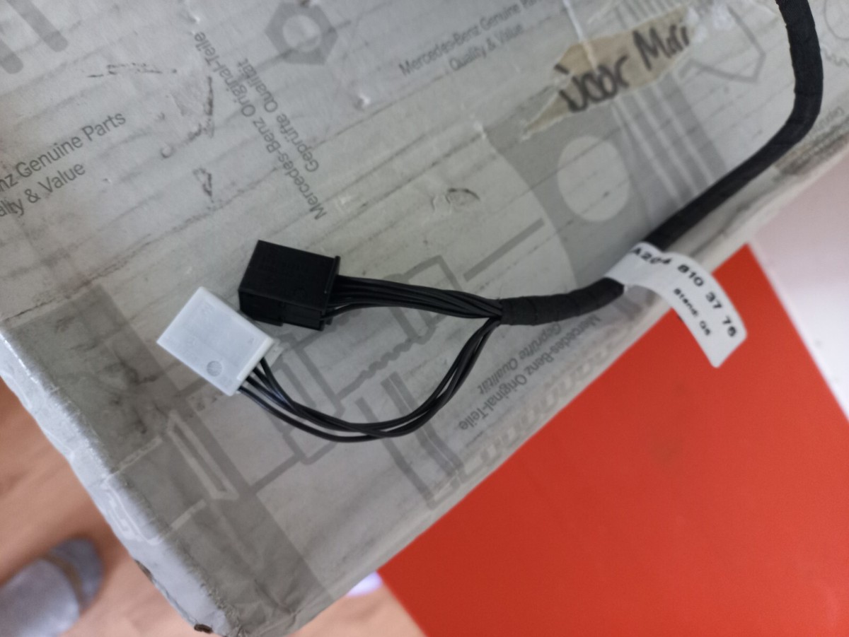GENUINE OEM MERCEDES-BENZ FRONT LEFT MIRROR FRAME 2048103776 | eBay