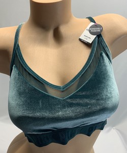 NWT-victoria-s-Secret-PINK-Ultimate-Velvet-Sports-Bra-With-Removable-Padding-L