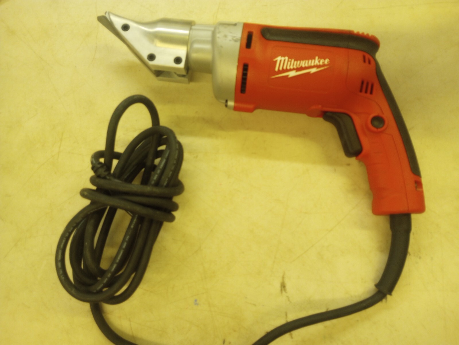 Milwaukee 18 Gauge Electric Metal Shear 685220, 42 OFF
