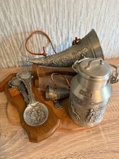 2 Zinn H&ouml;rner, 2 L&ouml;ffel und ein Krug