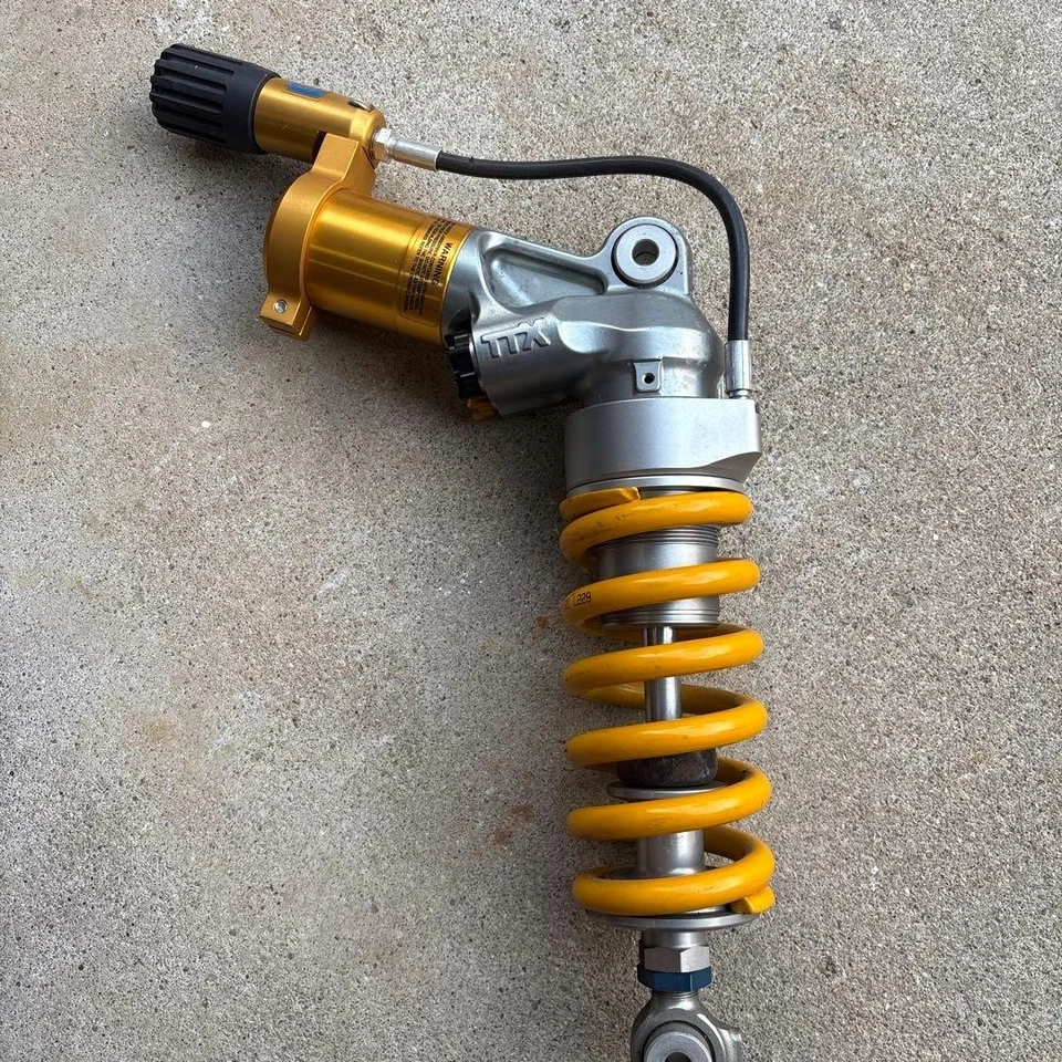 Amortiguador trasero Ohlins HO7882 TTX36 para Honda CBR1000RR SC59 Fireblade Foto 3 de 4