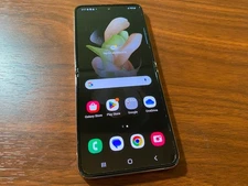 Samsung Galaxy Z Flip4 SM-F721U1 - 256GB - Pink Gold (Factory Unlocked) READ