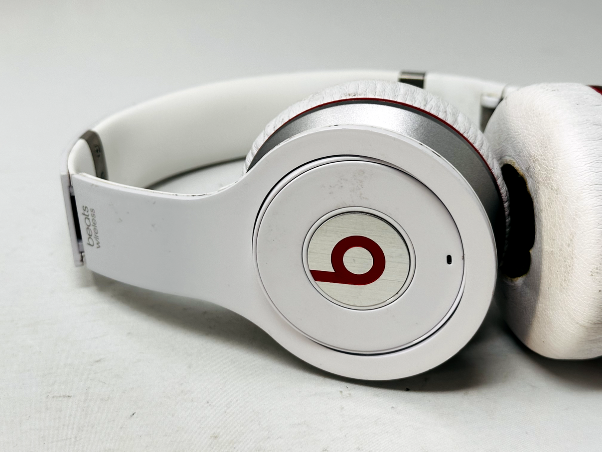 Beats Solo by Dr. Dre Wireless Headphone White 810-00012-01