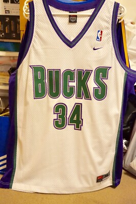 bucks jersey throwback