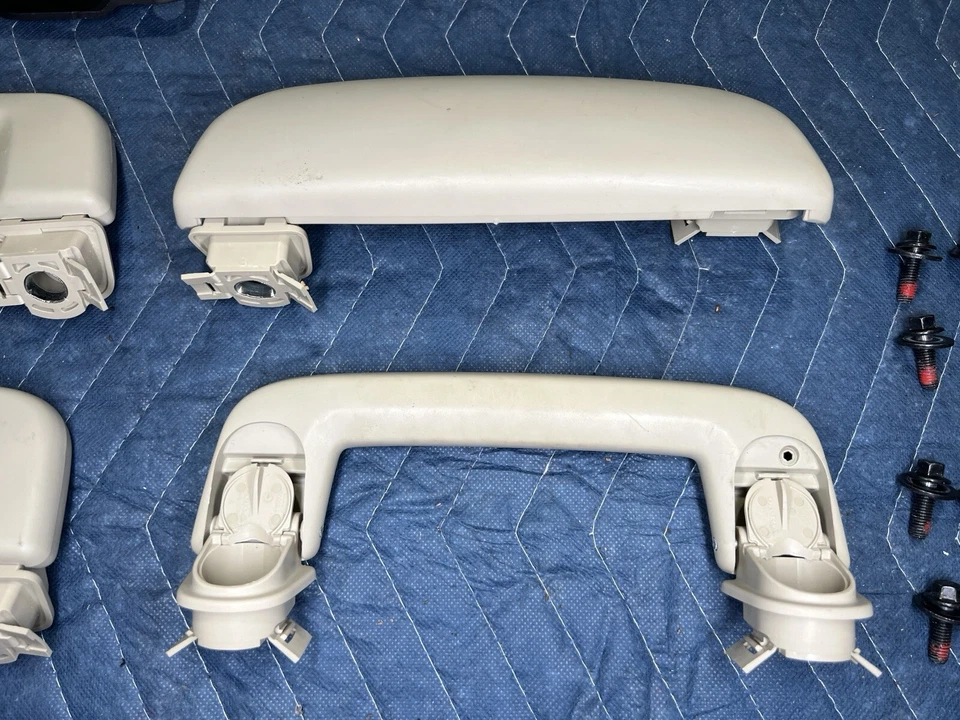 Volvo XC70 2008-2013 Juego de 4 manijas de agarre superior y soporte para gafas de sol OEM #4345E Foto 4 de 4