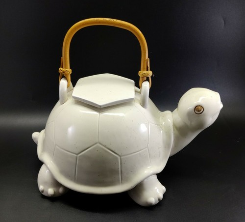 Vintage Omnibus Ceramic Cream Color Turtle Teapot Pours Through Mouth - Picture 6 of 12