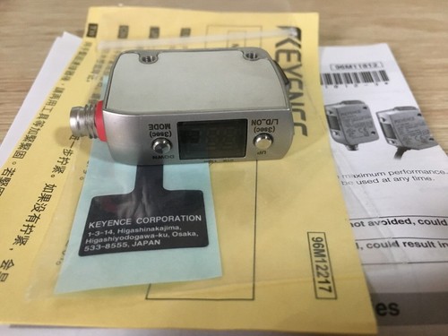 One Keyence LR-ZB250CP Laser Sensor New In Box Fast Shipping - Picture 2 of 4