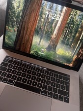 Apple MacBook Pro 15" (2017) | Intel i7 | 512GB SSD | Radeon Pro 555 |