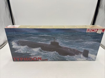 DML 1:350 Typhoon Class Soviet Nuclear Powered Ballistic Missile Submarine