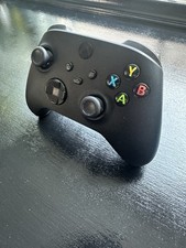 2 Minimalist Stands for Xbox Series X/S and Xbox One Controllers