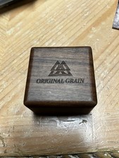 Original grain Men’s Wedding band Whiskey Barrel Inlay Size 9