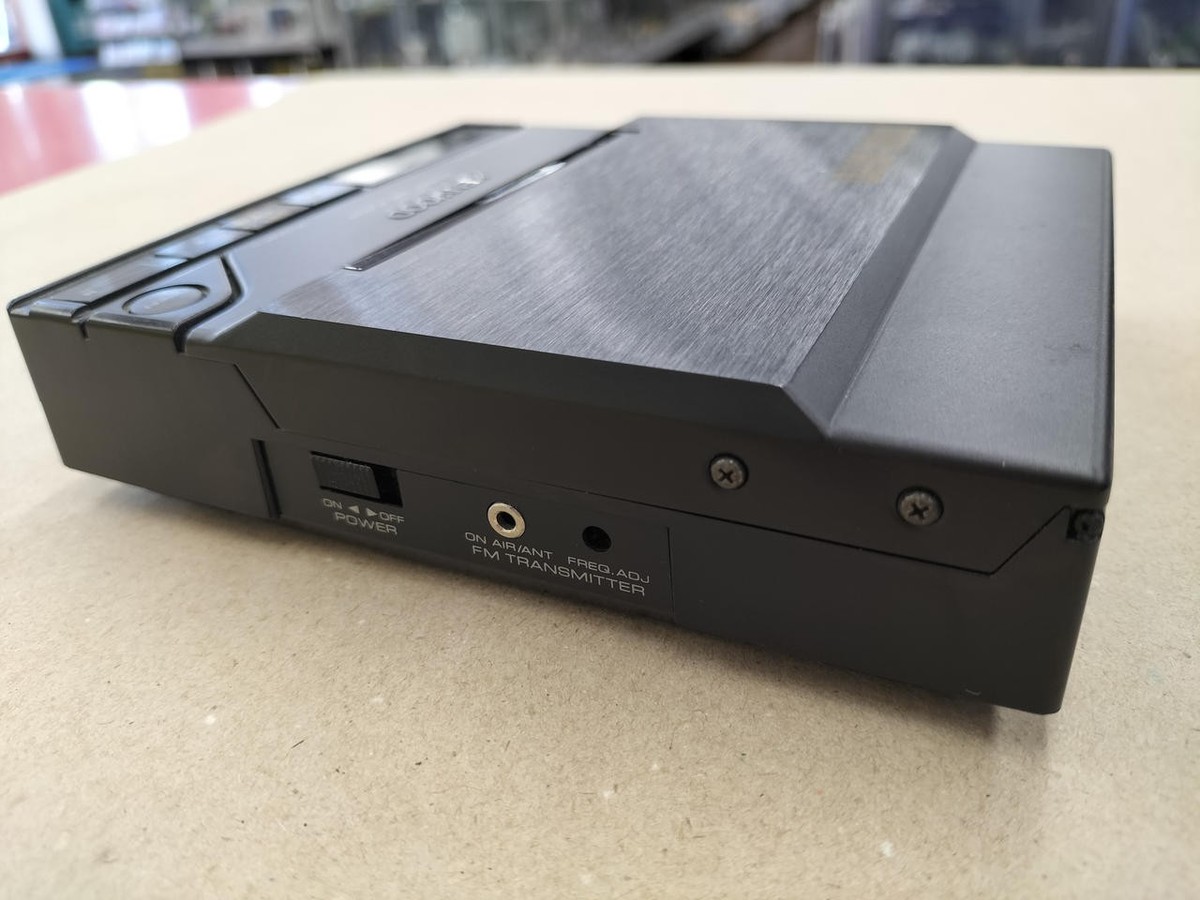 KENWOOD DMC-T77 ポータブルMDプレーヤー ケンウッド、デジタルアンプ採用のポータブルMDプレーヤー