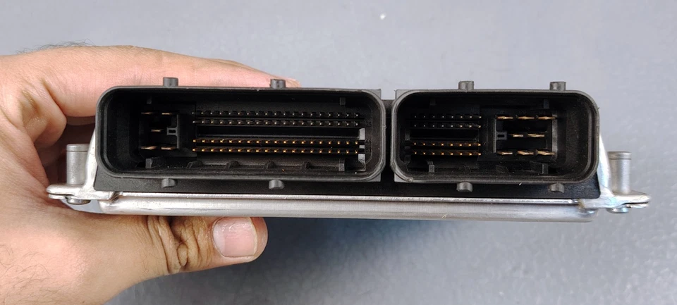 Audi A8 Quattro 4.2L S8 5.2L V10 Luftfederung Kontrolle Modul OEM 4E0907553H - Image 3 of 4