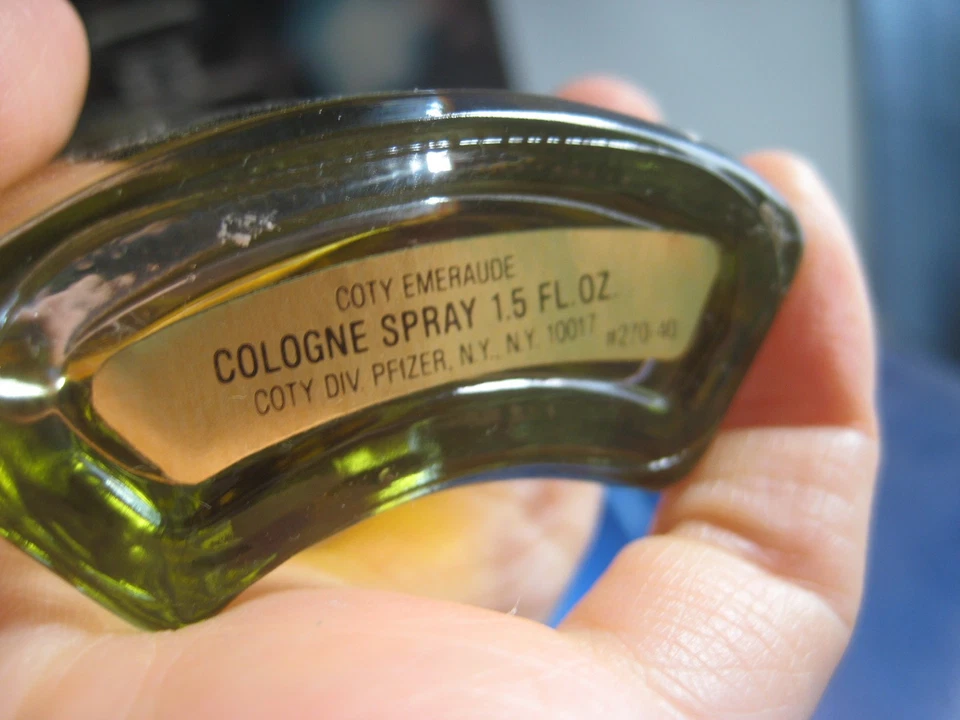 🎁Colônia spray Coty Emeraude vintage da década de 1980 Pfizer 1,5 oz - Imagem 2 de 2