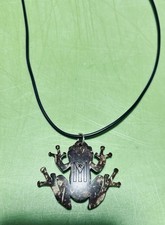 PUERTO RICO FROG COQUI BORICUA w FLAG COCONUT WOOD PENDANT NECKLACE SOUVENIRS