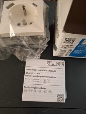 Jung Schuko Steckdose A1520-15CAWW USB A  + C 