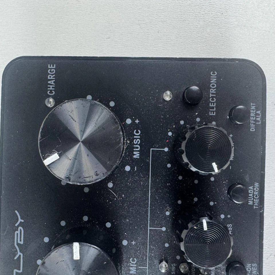 FELYBY Audio Interface Mixer Bundle V8 Live Stream Sound Card Podcast Effects - Image 3 of 4