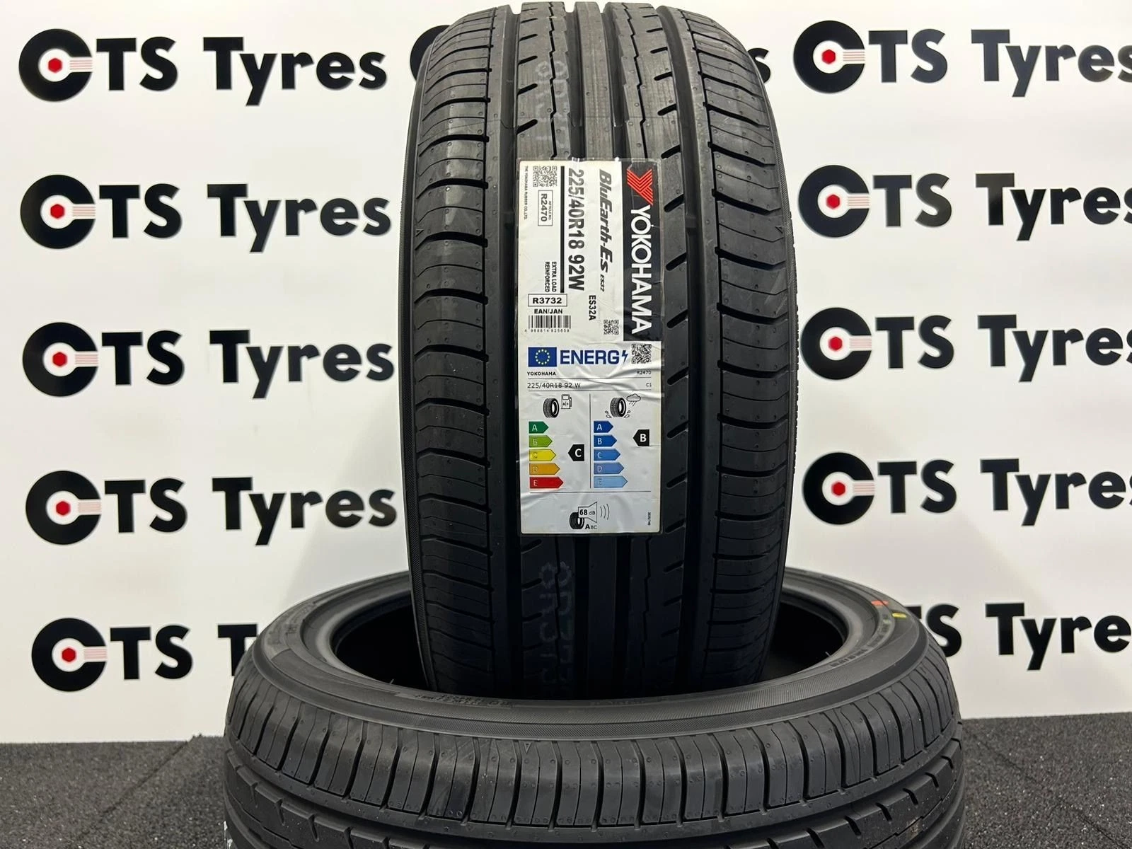 2 X 225 40 18 Yokohama BLUEARTH-ES ES32 92W 225/40R18 NEW *B WET