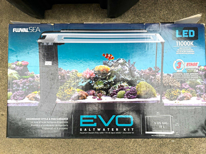 Fluval EVO Marine Aquarium Kit 5 US Gal, LED 11000K, W/Wood Stand Excellent Cnd