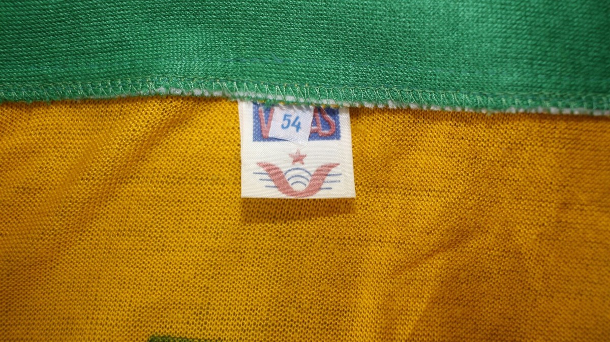 MAILLOT FOOTBALL VINTAGE Brésil 4 étoiles EUR 20,00 MAILLOT FOOTBALL VINTAGE Brésil 4 étoiles EUR 20,00