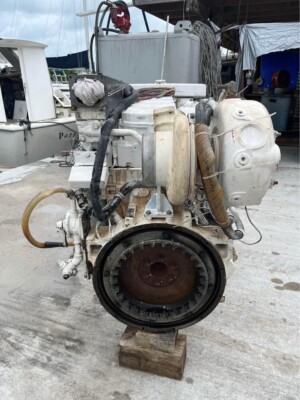 Lugger 6140 Marine Diesel Engines with Twin Disc Gears Mg-512 2-1 Ratio ...