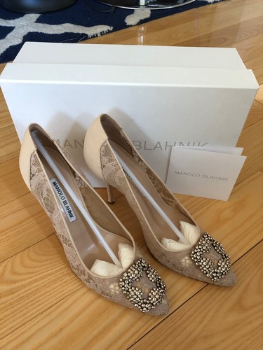 Manolo Blahnik Hangisi pink nude Lace Jewel Buckle Pumps pink crystal 39.5 NIB - Picture 2 of 4