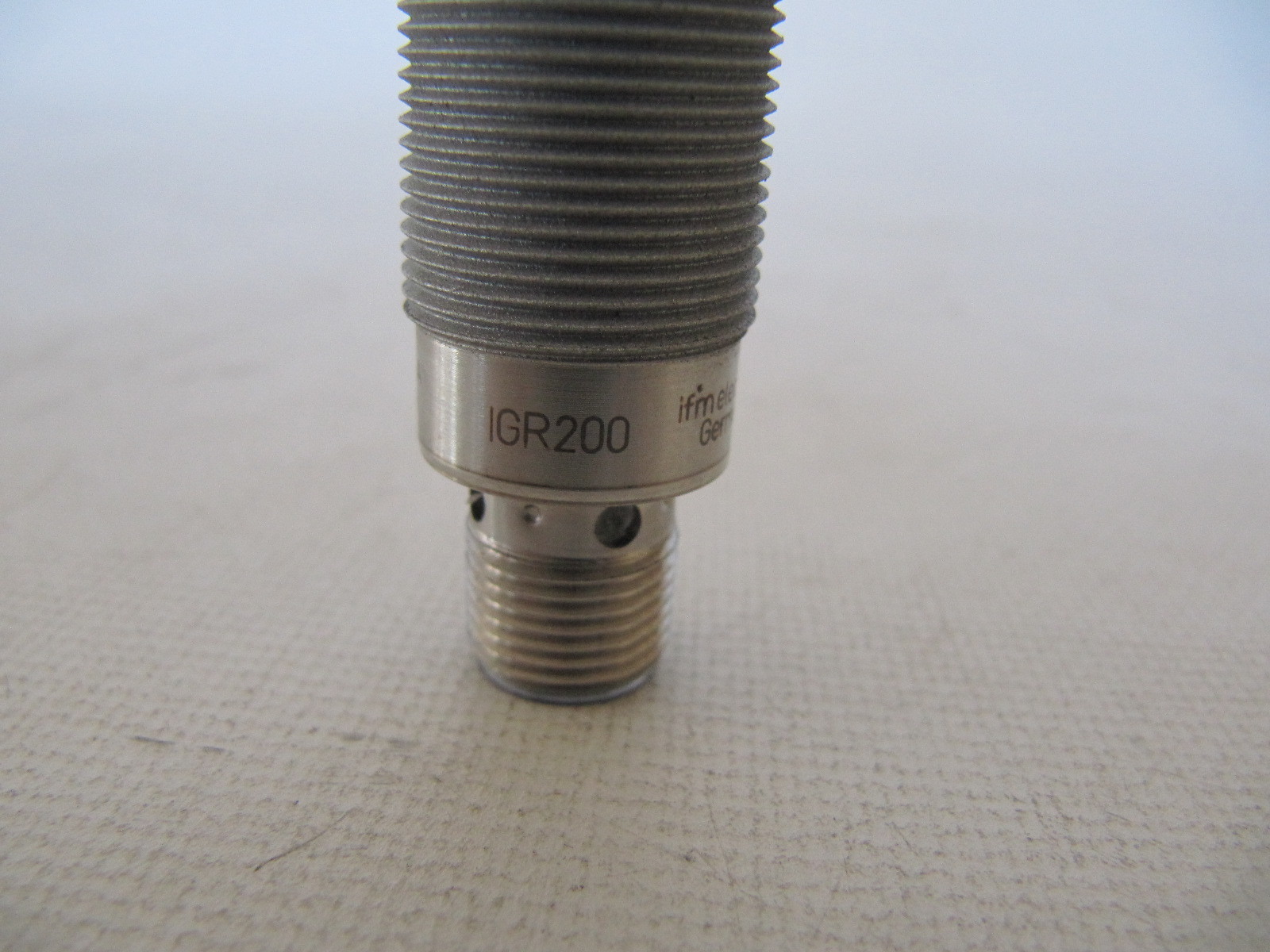 (NEW) IFM Efector Inductive Proximity Sensor IGR200